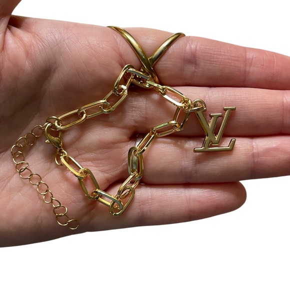 Live Saturday November 29th @ 6pm est CRAZY FLASH SALES! INVENTORY CLEAR OUT! 🛍️ - Picture 6 of 16